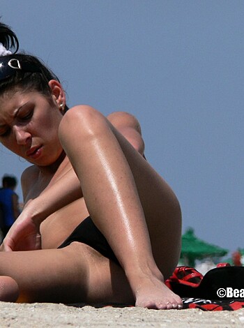 Topless Girls on the Beach - 227 - Photo 26