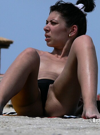 Topless Girls on the Beach - 227 - Photo 37