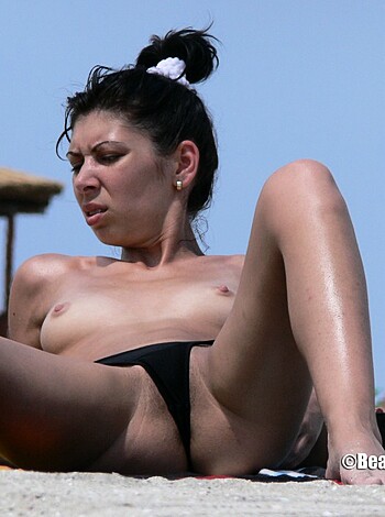 Topless Girls on the Beach - 227 - Photo 39