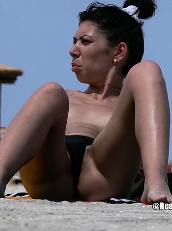 Topless Girls on the Beach - 227 - Photo 38