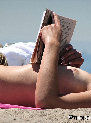 Topless Girls on the Beach - 068 - Part 1 - Photo 24