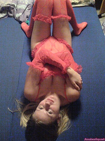 Amazing Busty Blonde Homemade Pics - Photo 5