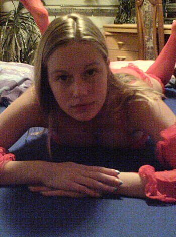 Amazing Busty Blonde Homemade Pics - Photo 9