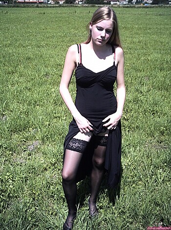Amazing Busty Blonde Homemade Pics - Photo 29