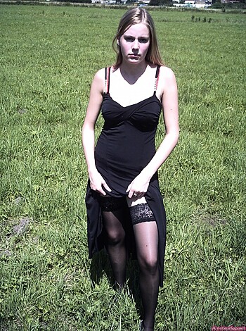 Amazing Busty Blonde Homemade Pics - Photo 30