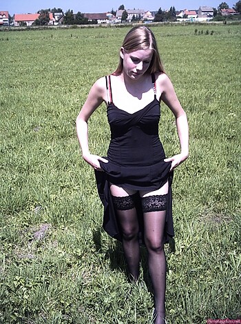 Amazing Busty Blonde Homemade Pics - Photo 31
