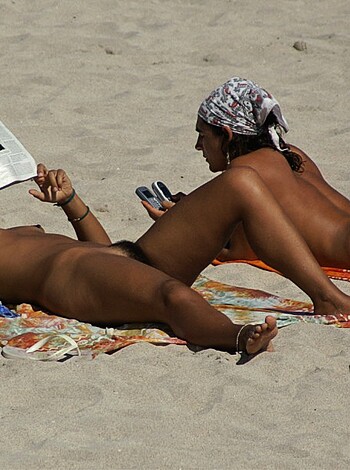 Nude Girls on the Beach - 382 - Hairy - Photo 4