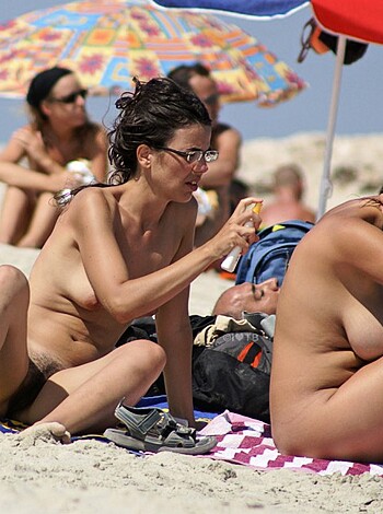 Nude Girls on the Beach - 382 - Hairy - Photo 14