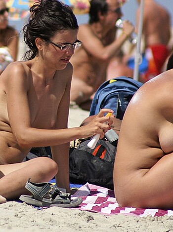 Nude Girls on the Beach - 382 - Hairy - Photo 18