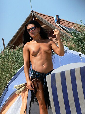 Nude Girls on the Beach - 298 - Photo 2