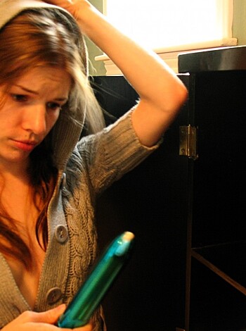 Attractive Girl Puts A Dildo In Her Slimy Cunt - Photo 17