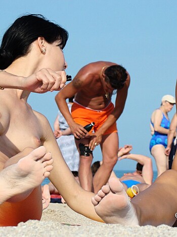 Topless Girls on the Beach - 083 - Part 2 - Photo 22