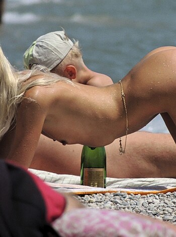"Fuckin' hot bitch spread her ass cheeks and laid out like a slab of raw meat on the fuckin' sandy shore."