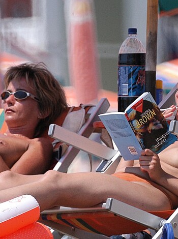 Topless Girls on the Beach - 181 - Photo 23
