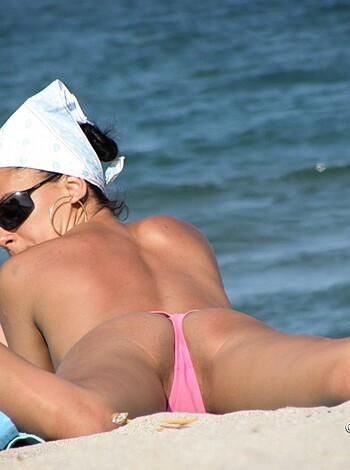 Topless Girls on the Beach - 044 - Part 1 - Photo 7