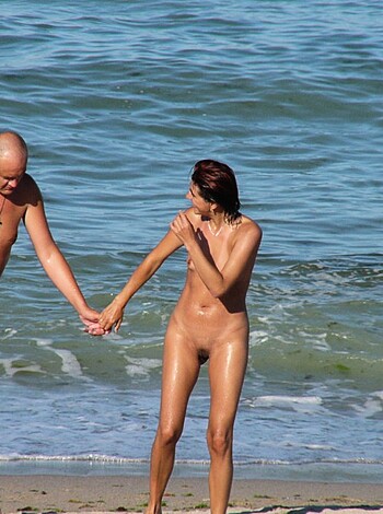 Nude Girls on the Beach - 381 - Photo 3
