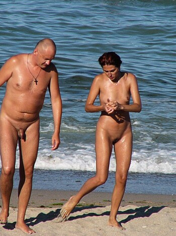 Nude Girls on the Beach - 381 - Photo 5