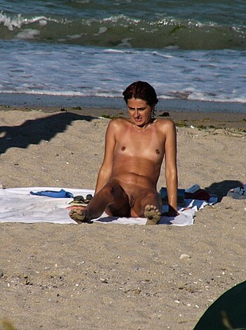 Nude Girls on the Beach - 381 - Photo 6