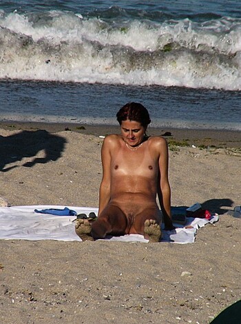 Nude Girls on the Beach - 381 - Photo 7