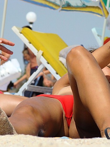 Topless Girls on the Beach - 050 - Photo 11