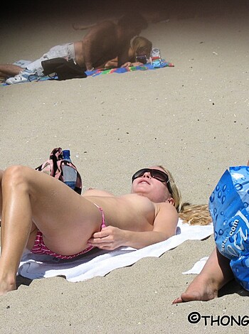 Topless Girls on the Beach - 284 - Photo 4