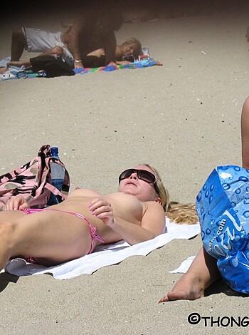 Topless Girls on the Beach - 284 - Photo 5