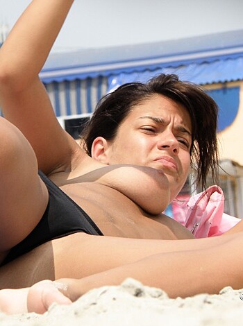 Topless Girls on the Beach - 212 - Photo 19