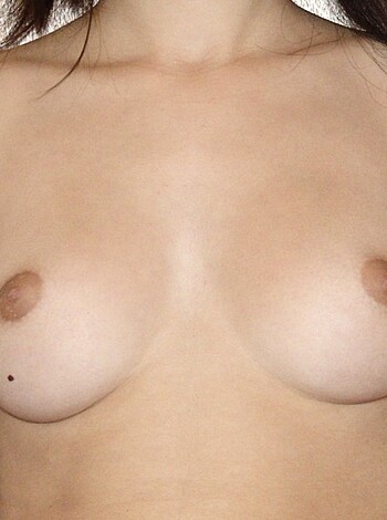 Beautiful Teen Shows Her Pussy - Photo 23