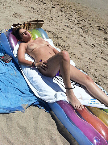 beachgirls 3 - Photo 10