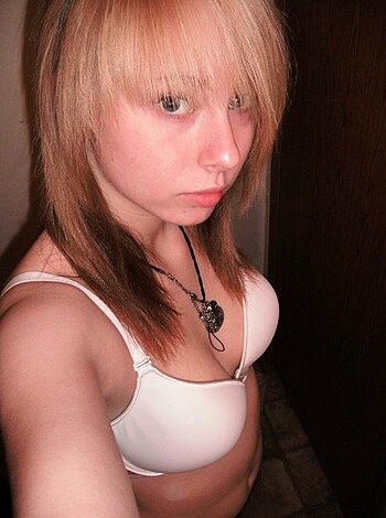 "Here's a hot, sexy chick in her lacy bra, lookin' all kinds of fuckable."
