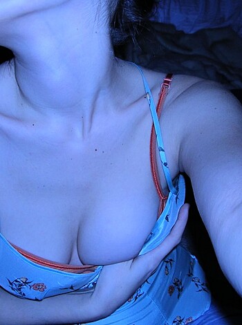 Emma Shows Us Her Sweet Tits - Photo 30