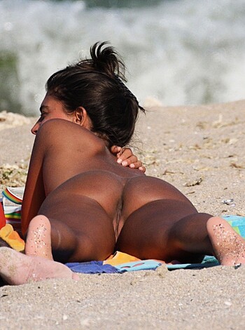 50 Beach Pussies from Behind - 1 - Photo 19