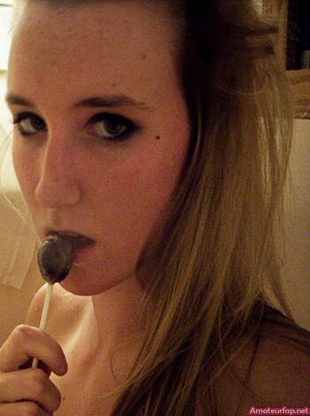 Blonde Likes To Flash Her Tits - Photo 19