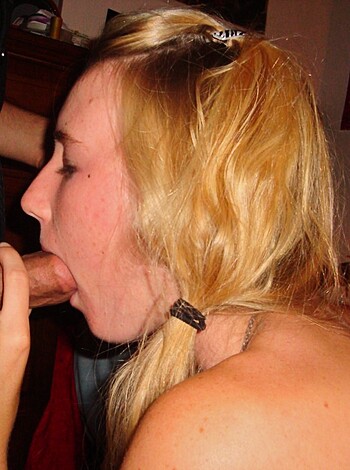 Blonde Likes To Flash Her Tits - Photo 27