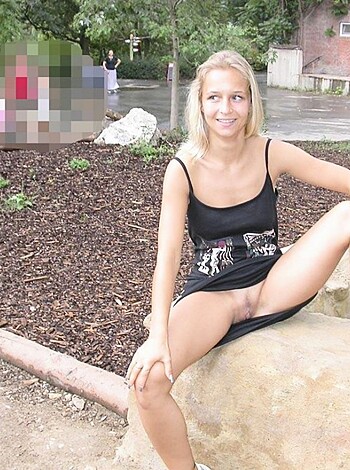 130417 - Upskirts - Photo 37