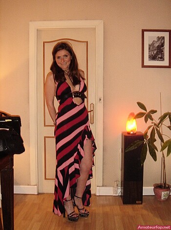 Mature Blonde Woman  With Gorgeous Body - Photo 19