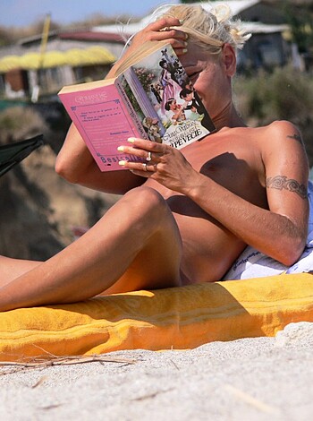Nude Girls on the Beach - 205 - Photo 16