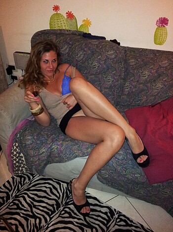 Katia P exposed webslut - me strippin spreadin givin head - Photo 3