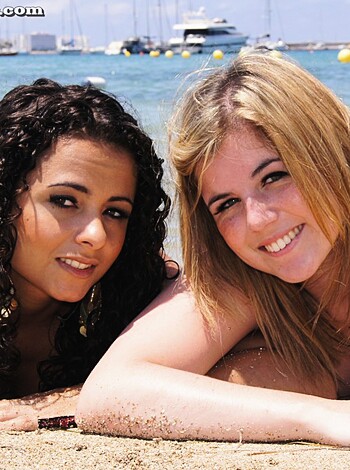 Beach - nic and emma 1 - Photo 17