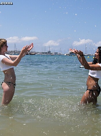 Beach - nic and emma 1 - Photo 25