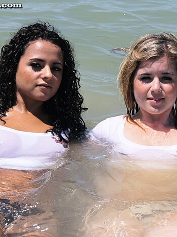 Beach - nic and emma 1 - Photo 37