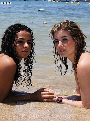 Beach - nic and emma 1 - Photo 50