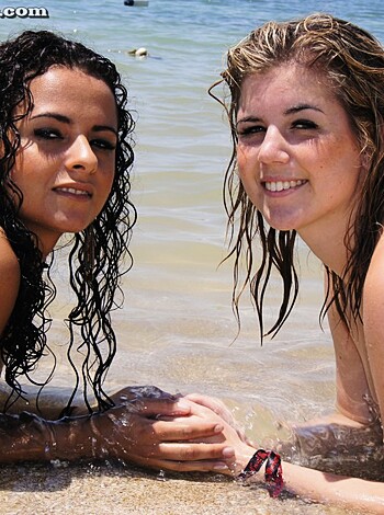 Beach - nic and emma 1 - Photo 51
