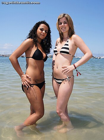 Beach - nic and emma 1 - Photo 53