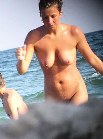 Nude Girls on the Beach - 329 - Part 2 - Photo 4