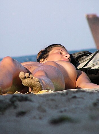 Nude Girls on the Beach - 329 - Part 2 - Photo 6