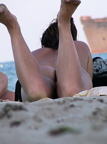 Nude Girls on the Beach - 329 - Part 2 - Photo 31