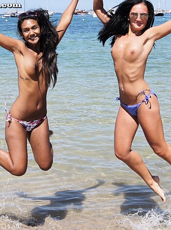 Beach - Danielle and Sasha - Photo 11
