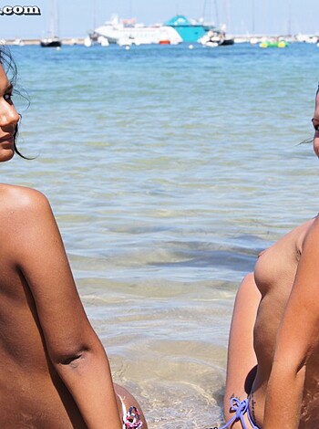 Beach - Danielle and Sasha - Photo 59