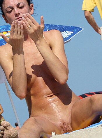 Nude Girls on the Beach - 291 - Part 1 - Photo 5